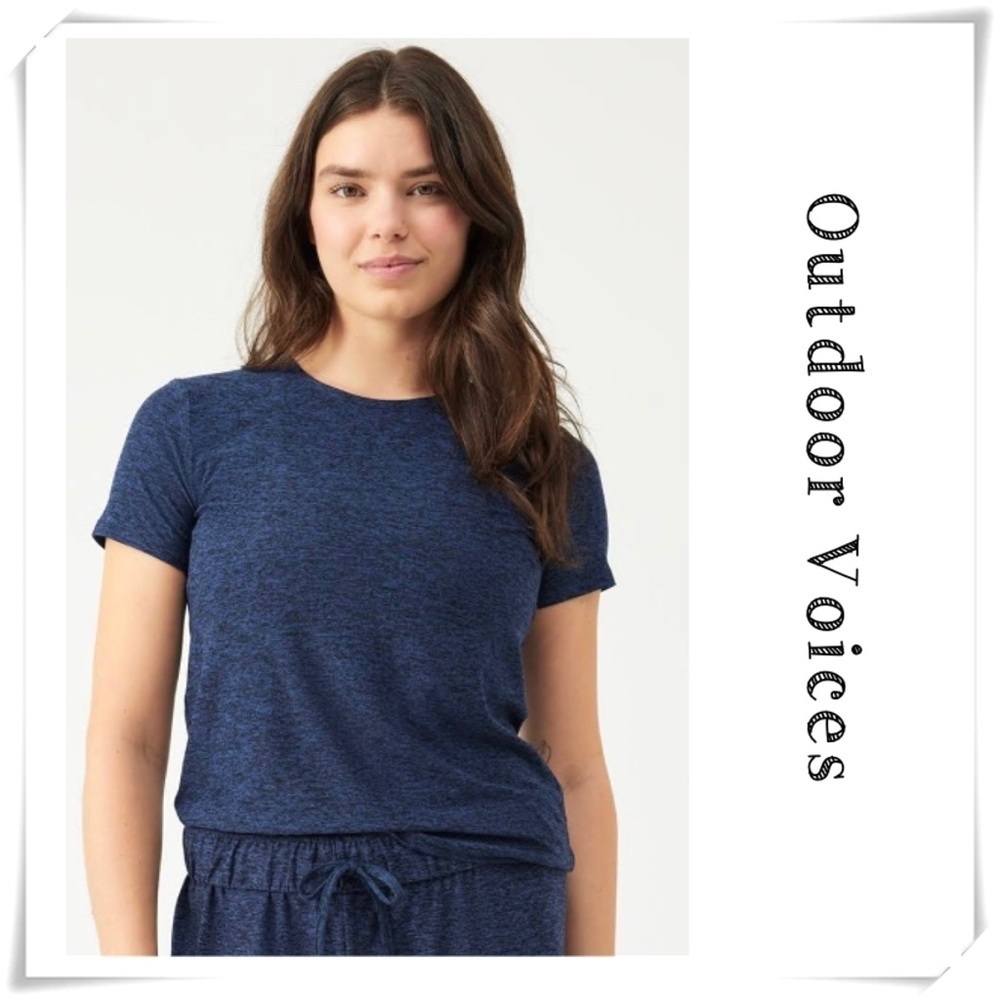 OUTDOOR Voices All Day Short Sleeve Crew Neck Workout T-Shirt in Blue Size S